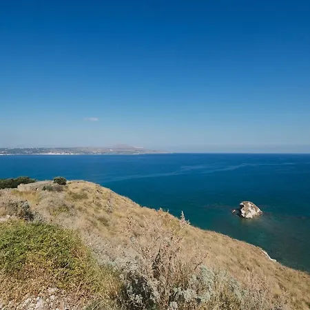 Karavos View - An Artists' Hideaway Paradise *